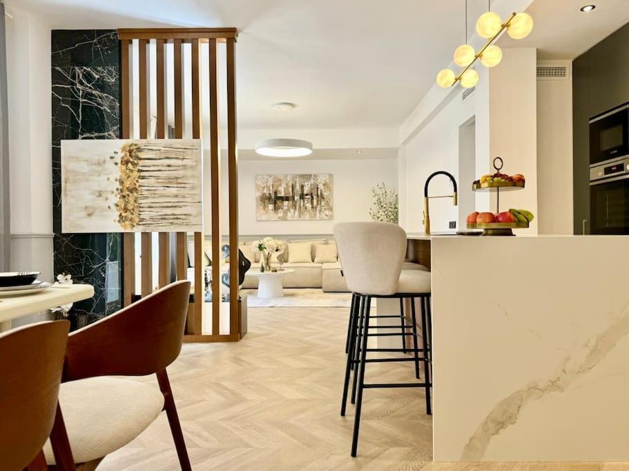 4Bd Central Soho Luxe Retreat Terrace 2Bh & Ac Málaga Buitenkant foto