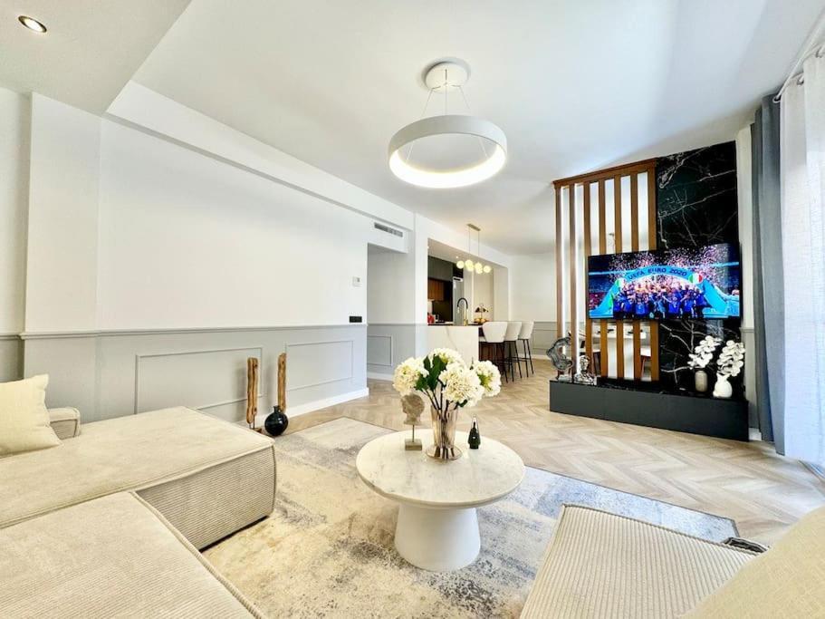 4Bd Central Soho Luxe Retreat Terrace 2Bh & Ac Málaga Buitenkant foto